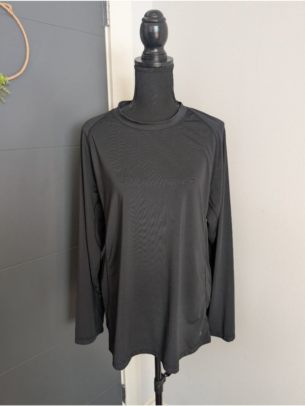 Maggie Lane Black Long Sleeve Lightweight Activewear Shirt 2XL